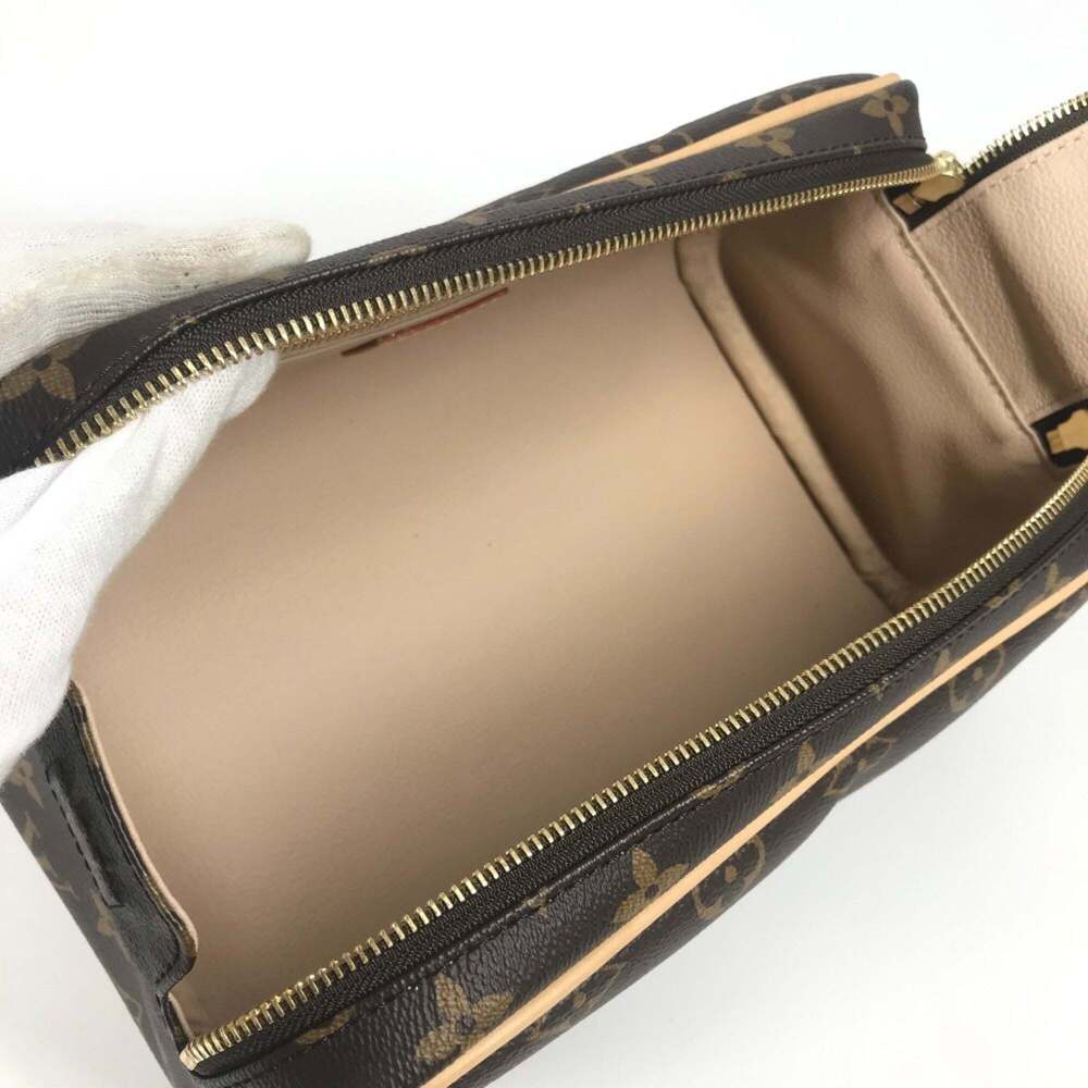 LOUIS VUITTON Authentic Brown Monogram Canvas Pouch - Picture 8 of 16